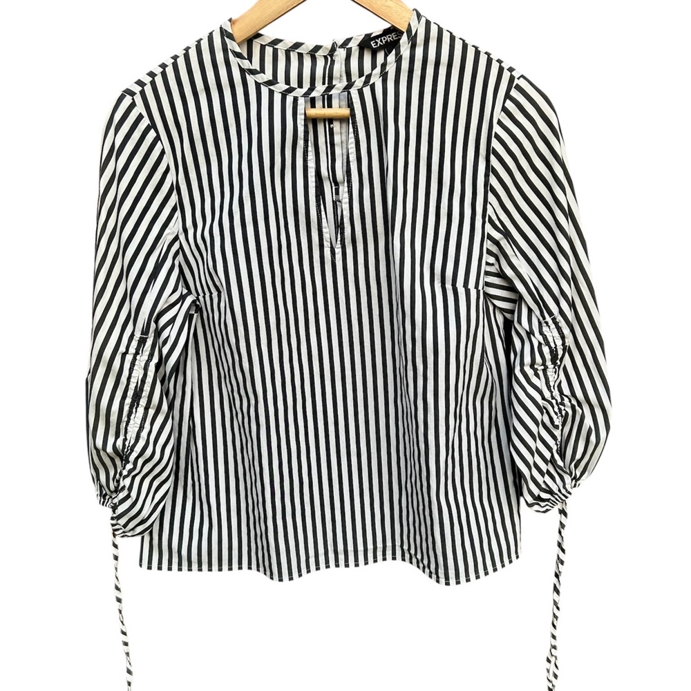 Express Monochrome Striped Blouse Shirt Wednesday Vibes Sz. Medium Stretch